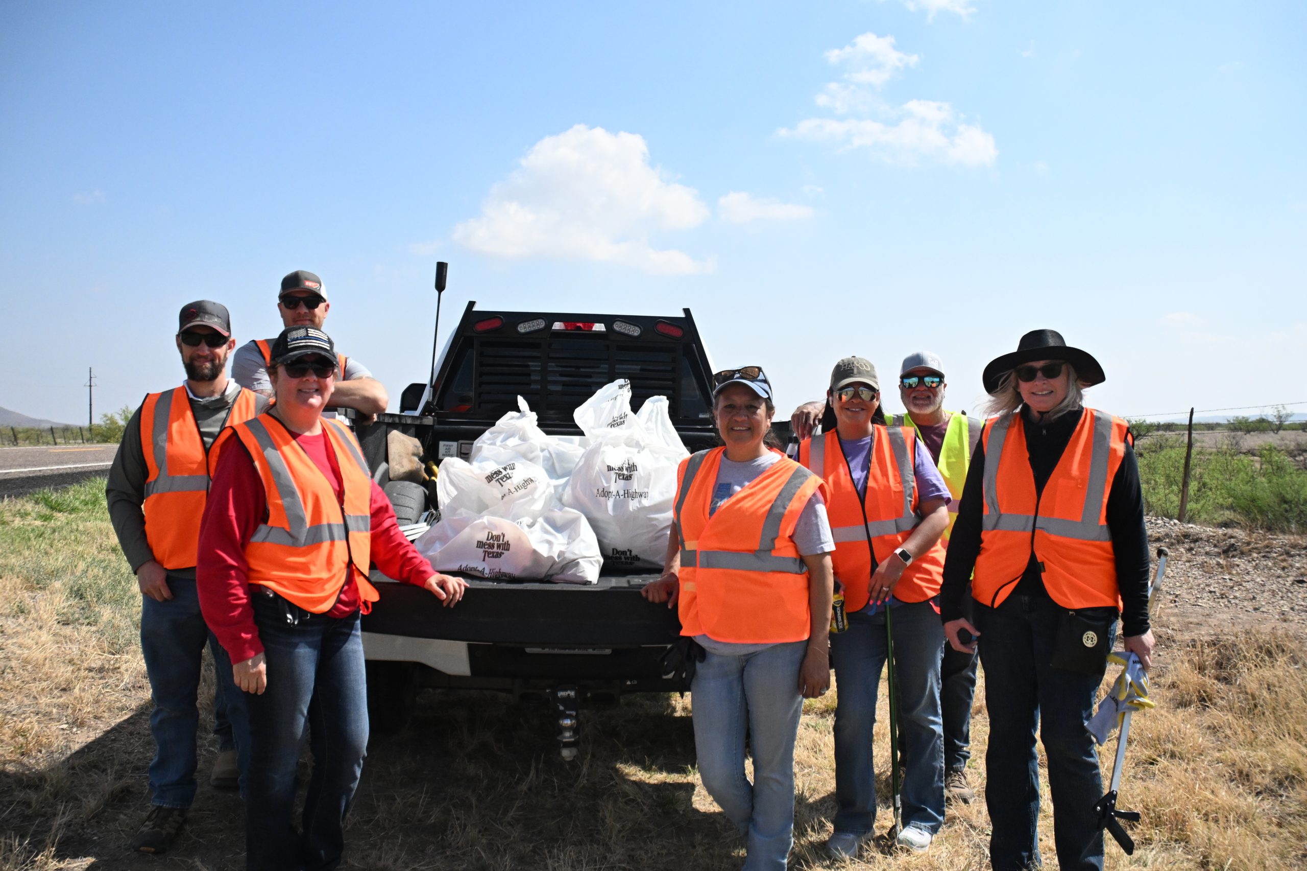 BBT Volunteers Trash Off